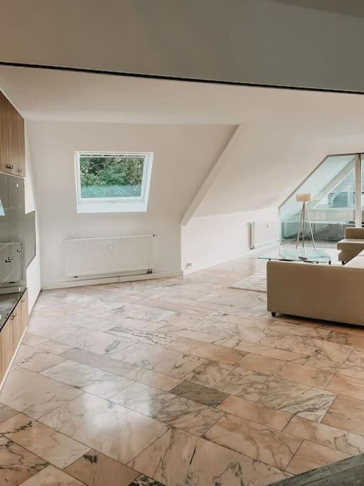 Wohnen Im 3 Laendereck! Essen, Muelheim, Oberhausen. Bsdg Apartment *