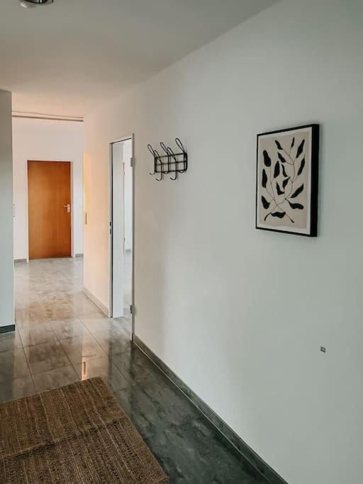 Wohnen Im 3 Laendereck! Essen, Muelheim, Oberhausen. Bsdg Apartment