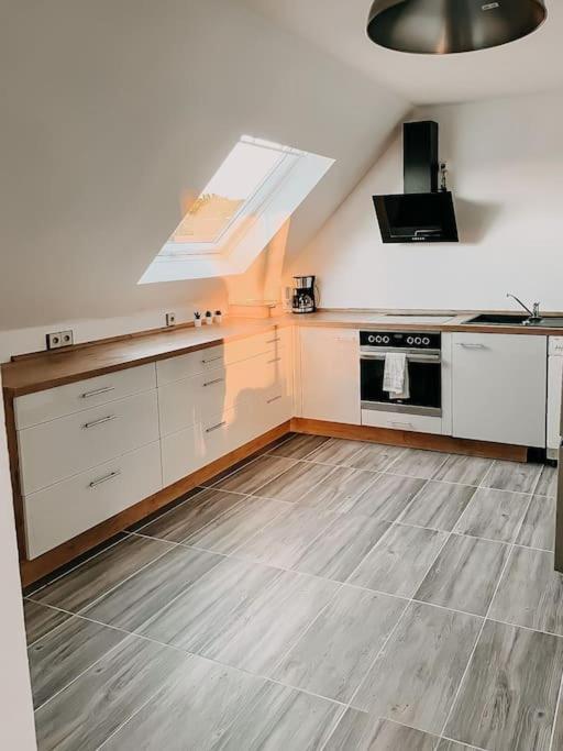 Wohnen Im 3 Laendereck! Essen, Muelheim, Oberhausen. Bsdg Apartment Essen