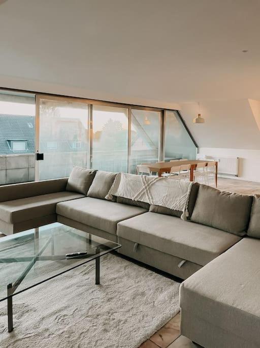 Wohnen Im 3 Laendereck! Essen, Muelheim, Oberhausen. Bsdg Apartment